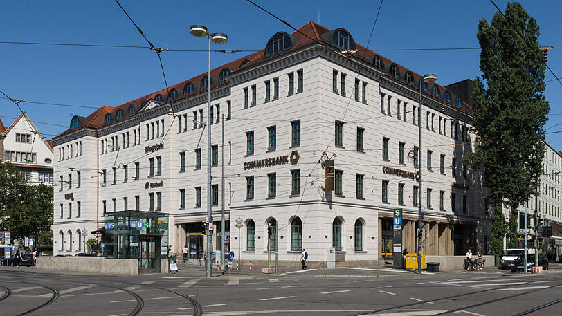 Als Telegrafenamt wurde das Gebäude um 1870 von Georg Dollmann errichtet und unlängst generalsaniert. Das Juryurteil: "Mit großem planerischen Aufwand wurde nicht nur die Fassade, sondern auch das Innere des Gebäudes behandelt. Ein Besuch lohnt sich."