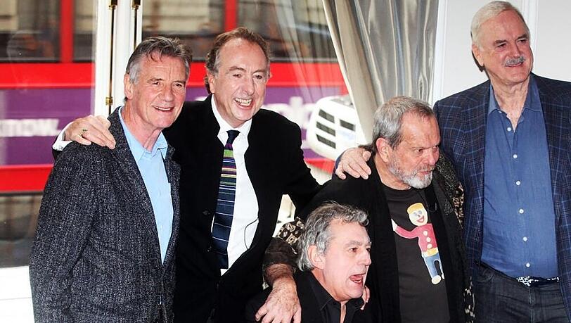 Michael Palin, Eric Idle, Terry Jones, Carol Cleveland,Terry Gilliam und John Cleese bei der Pressekonferenz in London Michael Palin, Eric Idle, Terry Jones, Carol Cleveland,Terry Gilliam und John Cleese bei der Pressekonferenz in London