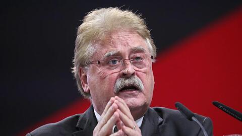 Elmar Brok, CDU-Brexit-Experte, spricht einem Parteitag der CDU. Foto: Kay Nietfeld/dpa/Archivbild