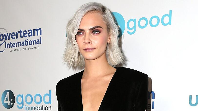 Cara Delevingne tritt neben Kim Kardashian in "American Horror Story" auf. Cara Delevingne tritt neben Kim Kardashian in "American Horror Story" auf.