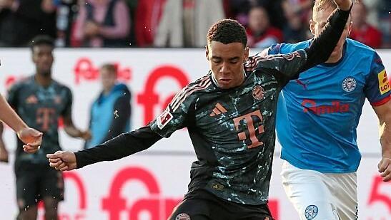 Das frühe 1:0 für den FC Bayern in Kiel: Jamal Musiala.