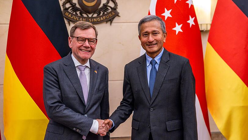 Au&szlig;enminister Johann Wadephul (CDU) besucht zum Auftakt seiner Reise nach S&uuml;dostasien und in die Pazifikregion den Stadtstaat Singapur. Dort trifft er seinen Amtskollegen Vivian Balakrishnan.