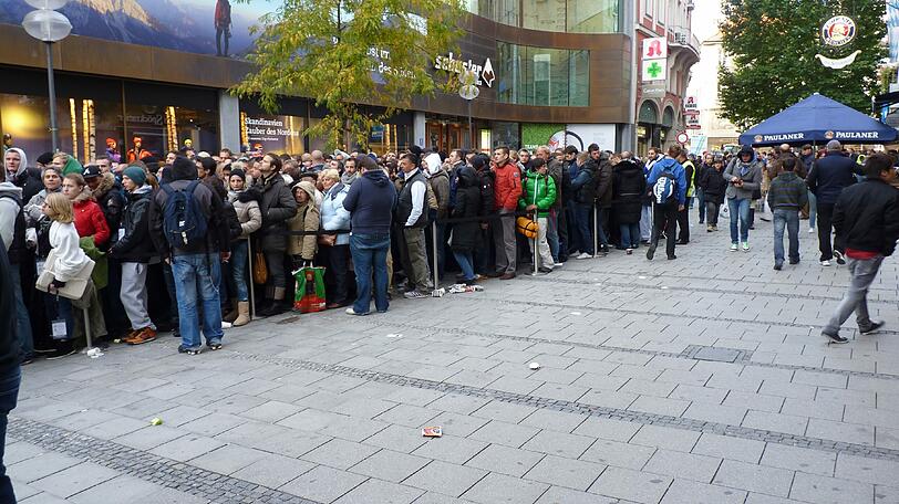 Verkaufsstart des iPhone 5 in München: Bilder vom Ansturm auf den Apple-Store in der Rosenstraße