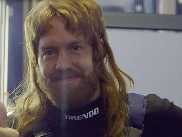 So sieht Sebastian Vettel als KFZ-Mechaniker aus