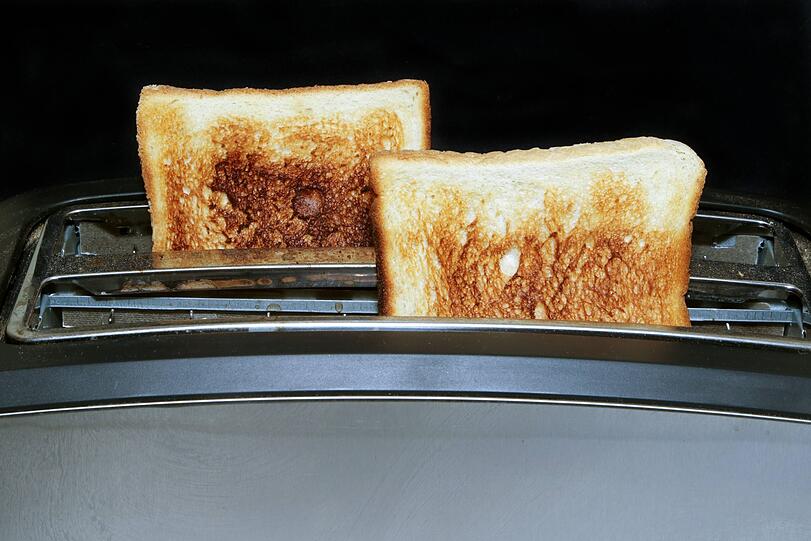 Für gewöhnlich steckt im Toaster nur Toastbrot. Das war in diesem Fall anders. (Symbolbild)