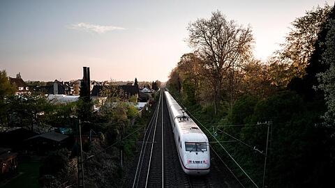 Mit 151 Millionen Kundenfahrten hatte der Fernverkehr im vergangenen Jahr noch den fünften Fahrgastrekord in Folge erreicht. Dann kam der Einbruch in der Corona-Krise.