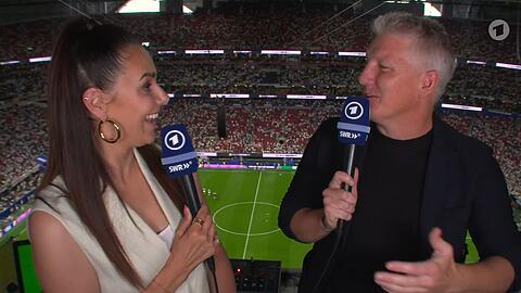 Auch beim WM-Halbfinale pr&auml;sentierten sich Esther Sedlaczek und Bastian Schweinsteiger in Top-Form.