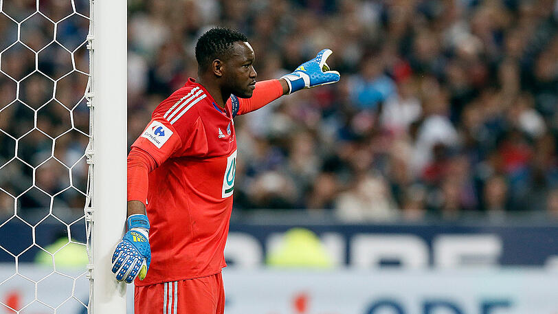 Steve Mandanda - hier noch in Diensten von Marseille - könnte zum FC Bayern wechseln.