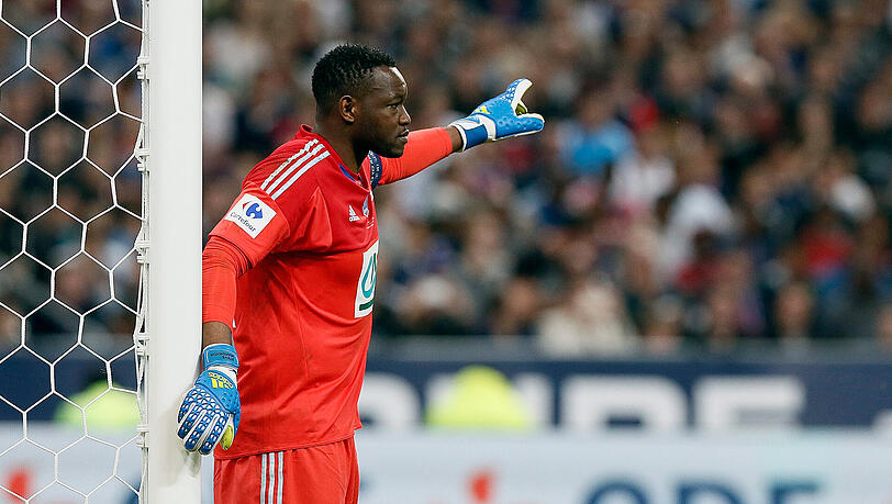 Steve Mandanda - hier noch in Diensten von Marseille - könnte zum FC Bayern wechseln. Steve Mandanda - hier noch in Diensten von Marseille - könnte zum FC Bayern wechseln.