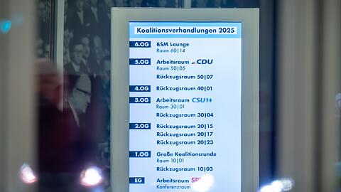 Keine Gruppenfotos, keine Pressekonferenzen - bislang halten sich die Verhandler an ihre eigenen Vorgaben zum Ablauf der Koalitionsverhandlungen (Archivfoto)