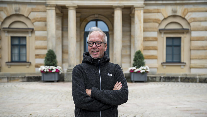 Regisseur Matthias Davids posiert vor dem Festspielhaus, er eröffnet die Wagner-Festspiele am Freitag mit „Die Meistersinger von Nürnberg“. Regisseur Matthias Davids posiert vor dem Festspielhaus, er eröffnet die Wagner-Festspiele am Freitag mit „Die Meistersinger von Nürnberg“.
