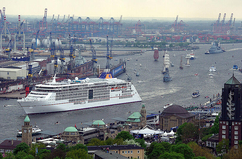 Auf der "MS Europa 2" wurde der 27-jährige Münchner tot aufgefunden.