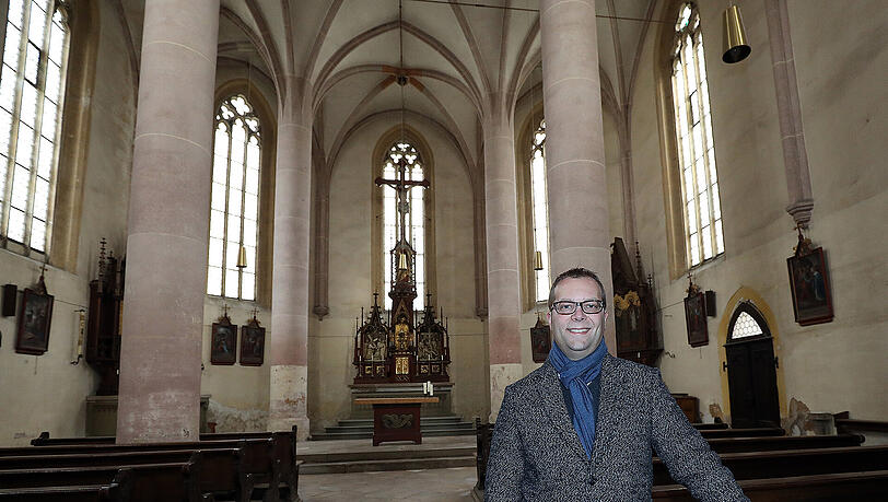 Pfarrer Thomas Helm steht in der Frauenkirche Pfarrer Thomas Helm steht in der Frauenkirche