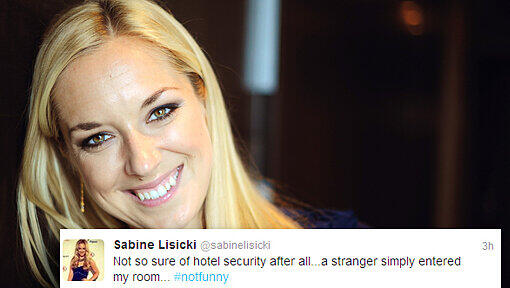 Sabine Lisicki: Ein Fremder ist bei ihr im Hotelzimmer aufgetaucht. Das twittert der Tennis-Star und stellt die Hotelsicherheit in Frage. Sabine Lisicki: Ein Fremder ist bei ihr im Hotelzimmer aufgetaucht. Das twittert der Tennis-Star und stellt die Hotelsicherheit in Frage.