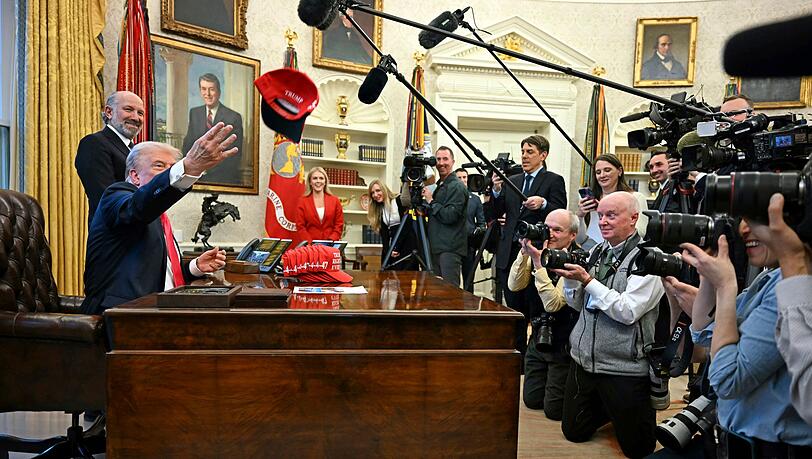 Trump krempelt die Regeln um - und die Korrespondenten-Vereinigung warnt vor einer Bedrohung der Pressefreiheit.
