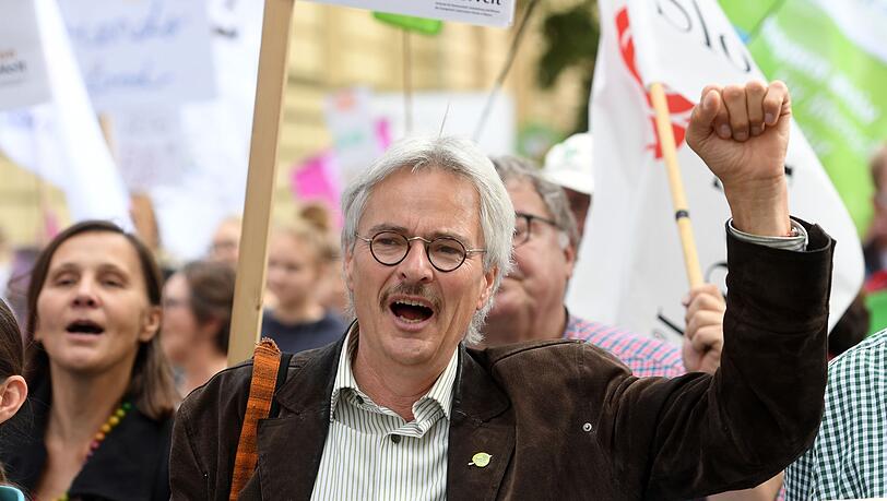 So trat Richard Mergner gerne in Aktion: Wo immer in Bayern für den Erhalt von Natur und Umwelt gekämpft werden musste, war der Franke nicht fern. (Archivbild) So trat Richard Mergner gerne in Aktion: Wo immer in Bayern für den Erhalt von Natur und Umwelt gekämpft werden musste, war der Franke nicht fern. (Archivbild)