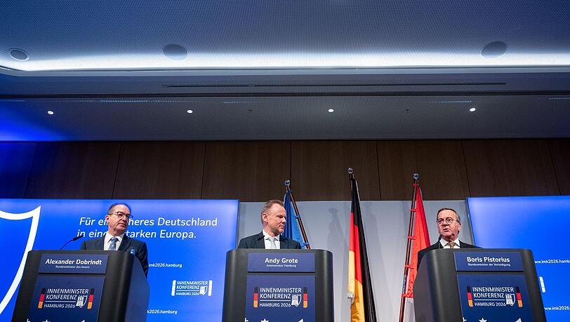 Was Firmen oder Sicherheitsfirmen mit Spezialfähigkeiten künftig erlaubt sein soll, um wichtige Einrichtungen zu schützen, werde aktuell innerhalb der Bundesregierung und mit den Ländern besprochen, heißt es aus dem Bundesinnenministerium. (Archivbild) Was Firmen oder Sicherheitsfirmen mit Spezialfähigkeiten künftig erlaubt sein soll, um wichtige Einrichtungen zu schützen, werde aktuell innerhalb der Bundesregierung und mit den Ländern besprochen, heißt es aus dem Bundesinnenministerium. (Archivbild)