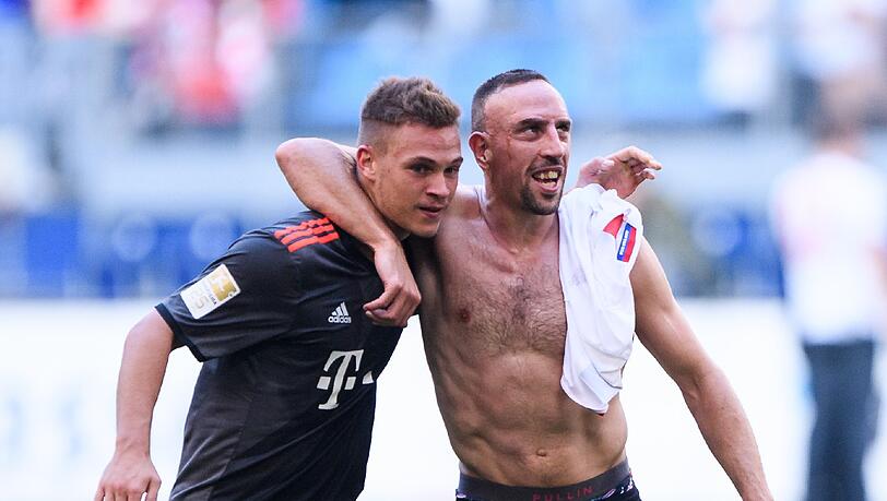 Die Protagonisten des Spiels: Torschütze Kimmich (l.) und der unbeherrschte Ribéry. Die Protagonisten des Spiels: Torschütze Kimmich (l.) und der unbeherrschte Ribéry.
