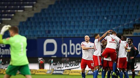 Der Hamburger SV hat mit dem Sieg gegen Regensburg die Tabellenführung übernommen.