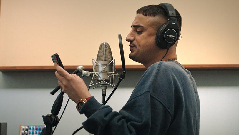 Der Lebensweg des Rappers wird in der neuen Netflix-Doku "Babo - Die Haftbefehl-Story" gezeigt. Der Lebensweg des Rappers wird in der neuen Netflix-Doku "Babo - Die Haftbefehl-Story" gezeigt.