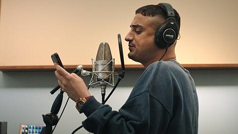 Der Lebensweg des Rappers wird in der neuen Netflix-Doku "Babo - Die Haftbefehl-Story" gezeigt.