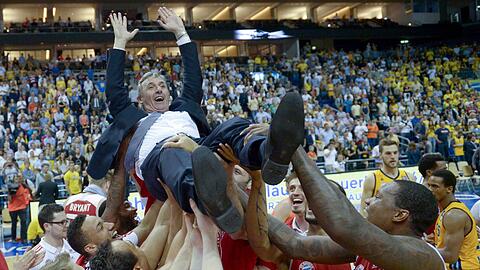 Erinnerungen an erfolgreiche Zeiten: Svetislav Pesic feierte mit den Bayern 2014 die Meisterschaft.