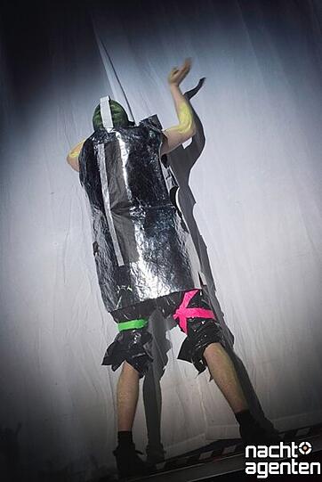 Hip-Hop a la Deichkind. Bilder von der fulminanten Show am 23.11 im Zenith in München.