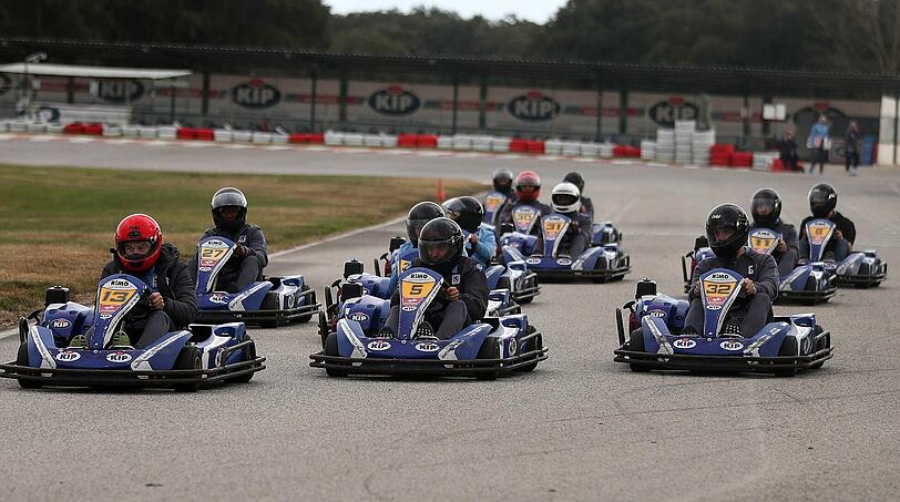 Go-Kart-Gaudi bei 1860: In einem Qualifying traten die Löwen gemäß ihrer Zimmerbesetzung in Zweierteams gegeinander an. Die Bilder.