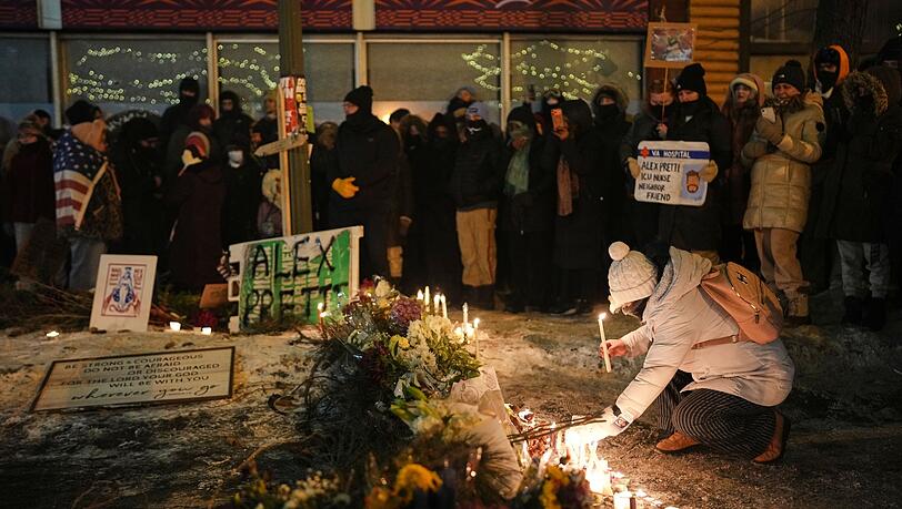 Die Menschen in Minneapolis trauern um den von Bundesbeamten erschossenen Alex Pretti.