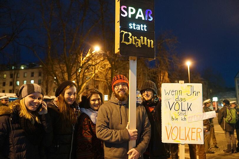 "Wir blasen Bagida den Marsch!" Unter diesem Motto wird am Goetheplatz für ein buntes, tolerantes München demonstriert - mit Musik.
