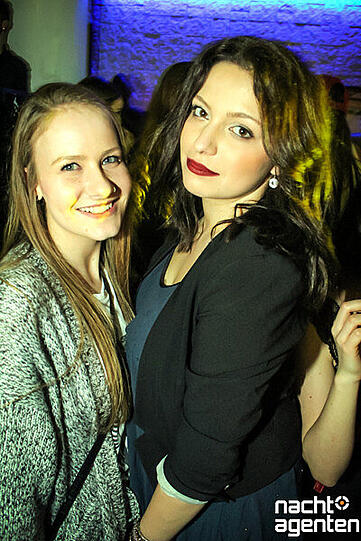 Die besten Partybilder vom Samstag. Hier aus dem Crown's Club.