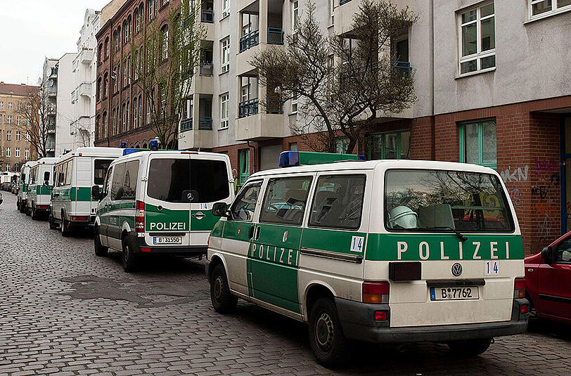 SEK-Großrazzia bei einem arabischen Familienclan in Berlin. Die Bilder.