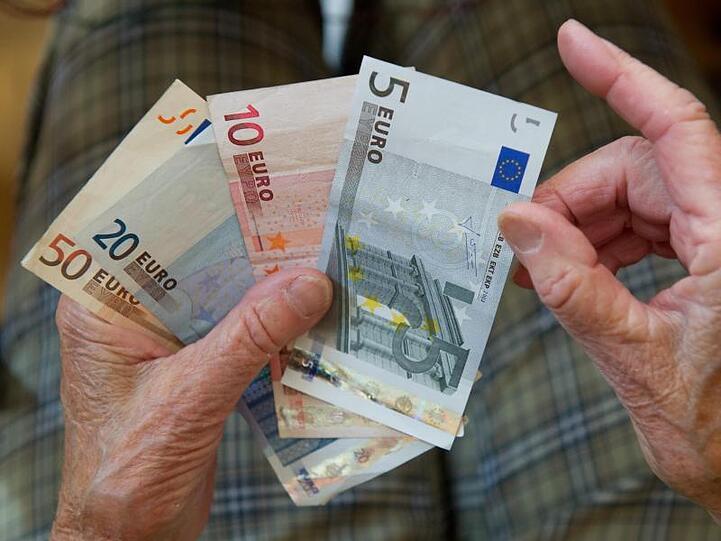 Nach einer Verordnung von Sozialminister Hubertus Heil steigt die Rente in Westdeutschland um 3,45 Prozent, in den neuen Bundesländern um 4,20 Prozent.