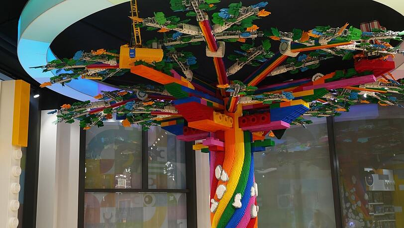 Ein Baum aus 550.000 Steinen: das Einzelstück "Tree of Discovery".