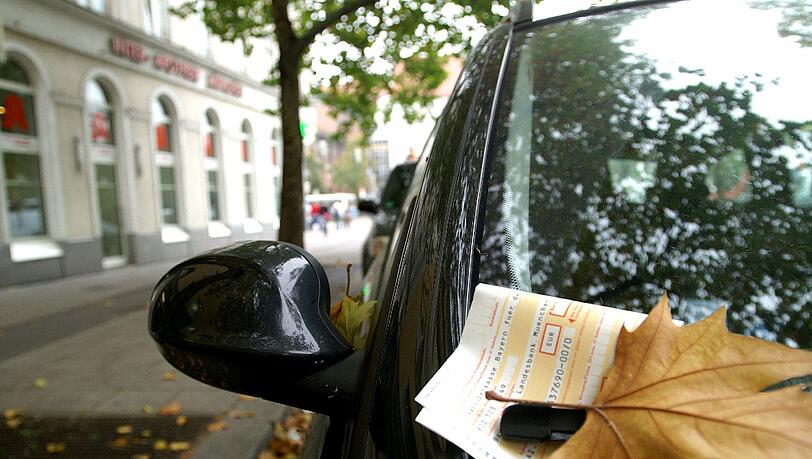 Erwischt: Die Stadt München verdient gut mit den Parklizenzbereichen. Erwischt: Die Stadt München verdient gut mit den Parklizenzbereichen.