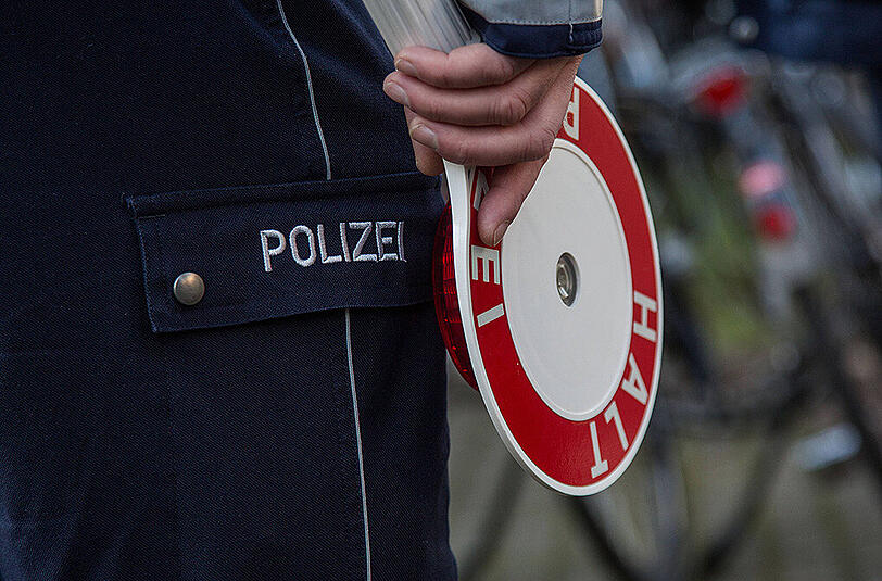 Die Schleierfahnder haben einen per Haftbafehl gesuchten Mann aus dem Verkehr gefischt.