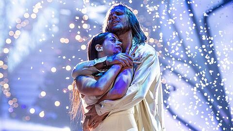Rúrik Gislason und Malika Dzumaev haben die "Let's Dance"-Weihnachtsshow gewonnen.