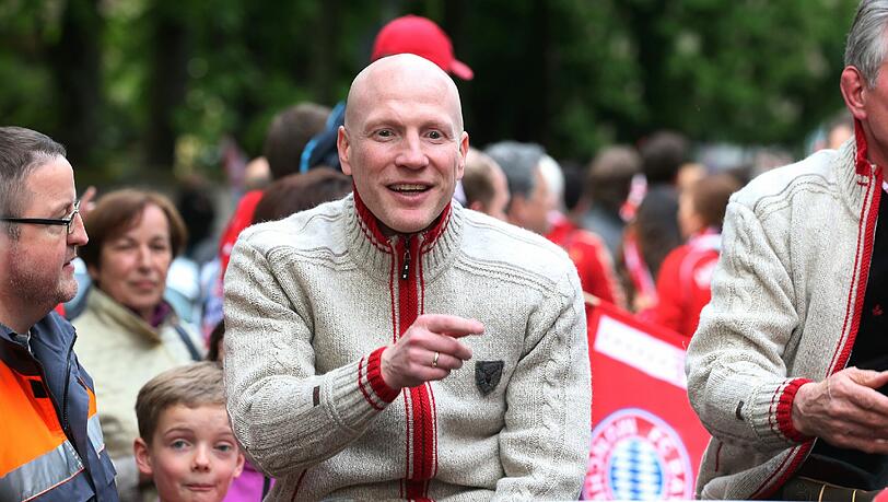Zur Einstimmung auf die Meisterfeier: So feierte der FC Bayern im letzten Jahr die Meisterschaft. Die Kult-Bilder... Zur Einstimmung auf die Meisterfeier: So feierte der FC Bayern im letzten Jahr die Meisterschaft. Die Kult-Bilder...