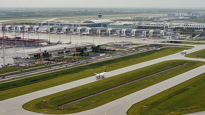 Man weiß nicht, wieso die Flughafen-Mitarbeiter erkranken. Man weiß nicht, wieso die Flughafen-Mitarbeiter erkranken.