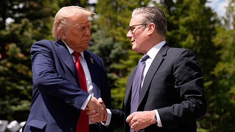 Trump und Starmer hatten ihren Handelspakt Anfang Mai verkündet - nun folgte beim G7-Gipfel der nächste Schritt.