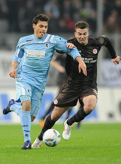 KEVIN VOLLAND: Nach seiner Sperre wieder zurück in der Startelf. Es war nicht sein bestes Spiel, aber beim 1:1 war er zur Stelle. Note 3