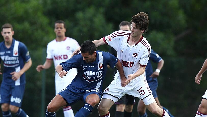 Fels in der Club-Abwehr: Timm Klose (r.). Fels in der Club-Abwehr: Timm Klose (r.).