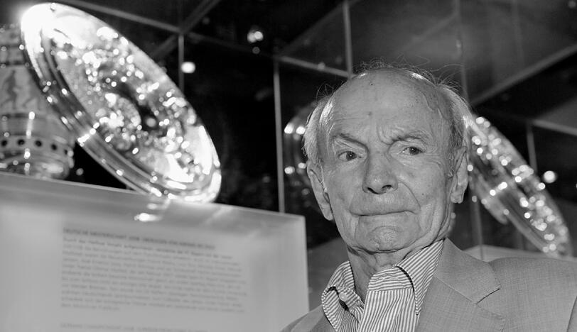 17.09. Dettmar Cramer (90): Der Fußballtrainer war eine dominierende Figur der Bundesliga. Mit dem FC Bayern München gewann er 1975 und 1976 den Europapokal der Landesmeister. Im Auftrag von DFB und FIFA arbeitete Cramer in mehr als 90 Ländern als Trainer und Ausbilder.