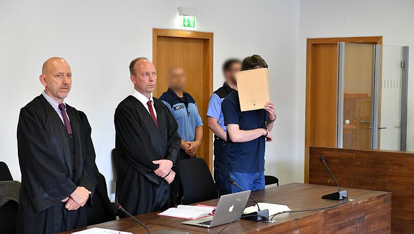 Er hat zwei Kinder umgebracht: Der 33-jährige Silvio S. im Gerichtssaal in Potsdam. Er hat zwei Kinder umgebracht: Der 33-jährige Silvio S. im Gerichtssaal in Potsdam.