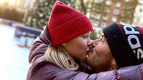 David Beckham und seine Tochter Harper geben sich ein Küsschen