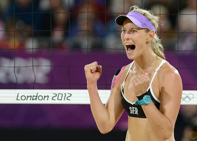 Der Traum von einer Medaille ist für die deutschen Beachvolleyballerinnen leider vorbei. Sara Goller und Laura Ludwig verlieren gegen Brasilien. 

In einem packenden Spiel gegen Brasilien unterlagen sie 0:2 . Hier sind die Fotos zum letzten Auftritt unsere Volleyballerinnen Sara Goller und Laura Ludwig