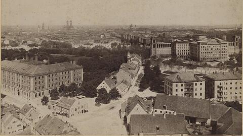 Blick von der Johanniskirche auf den Wiener Platz, 1894: Links der Hofbräukeller, mittig der Platz mit der Grütznerstraße.