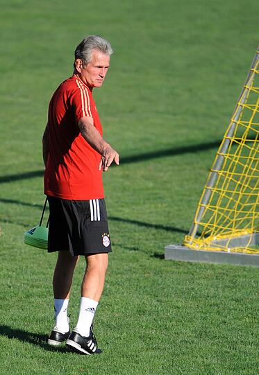Schwitzen beim Training: Die Bayern bereiten sich auf das Spiel gegen Villarreal vor - Unsere Fotografen waren beim Training dabei.