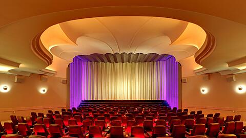 Ein Edelkino wie die Astor Filmlounge am Ku-Damm könnte auch in München stehen.
