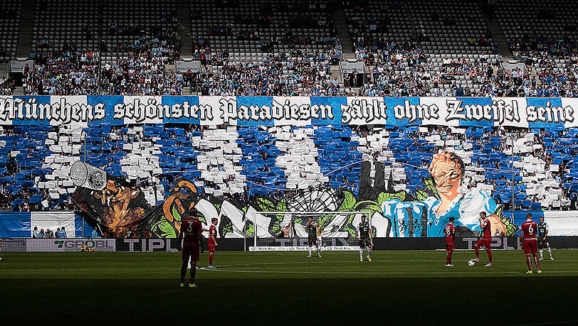 Große Euphorie beim Tsv 1860: Bereits eine fünfstellige Zahl an Dauerkarten konnten die Löwen absetzen. Große Euphorie beim Tsv 1860: Bereits eine fünfstellige Zahl an Dauerkarten konnten die Löwen absetzen.